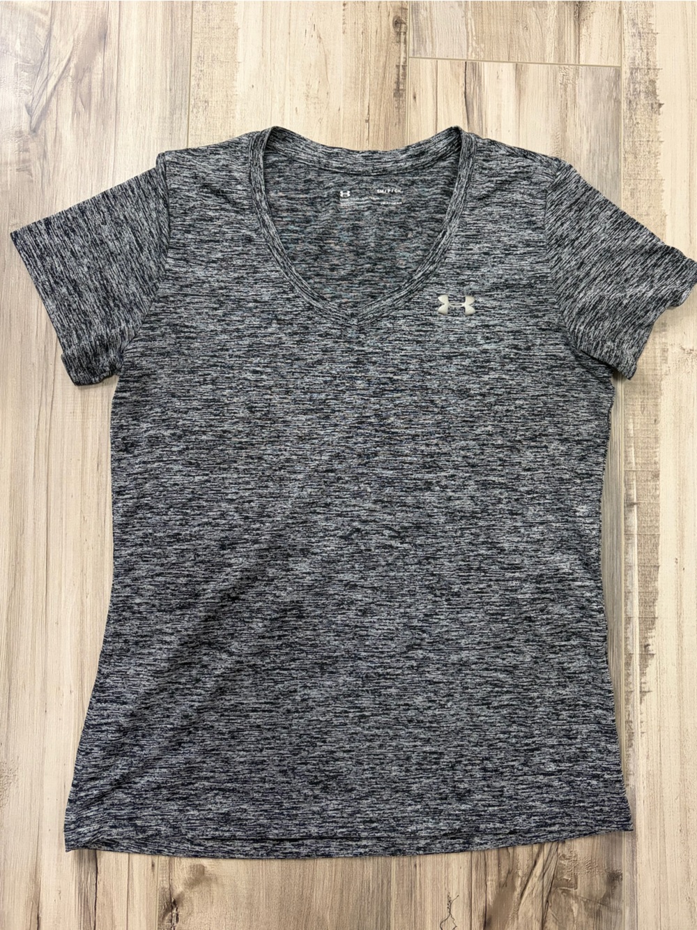 Under Armour Heather Gray V-Neck Short Sleeve Tee